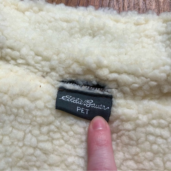 Eddie Bauer Pet Plaid Fleece Dog Jacket - Picture 4 of 7